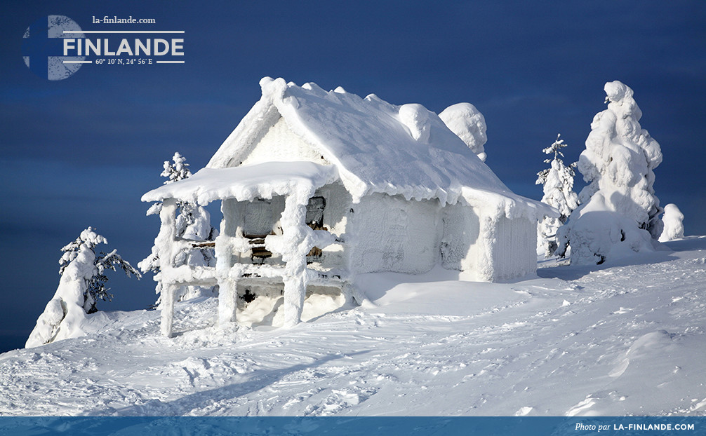 Maison enneigée à Levi en Finlande